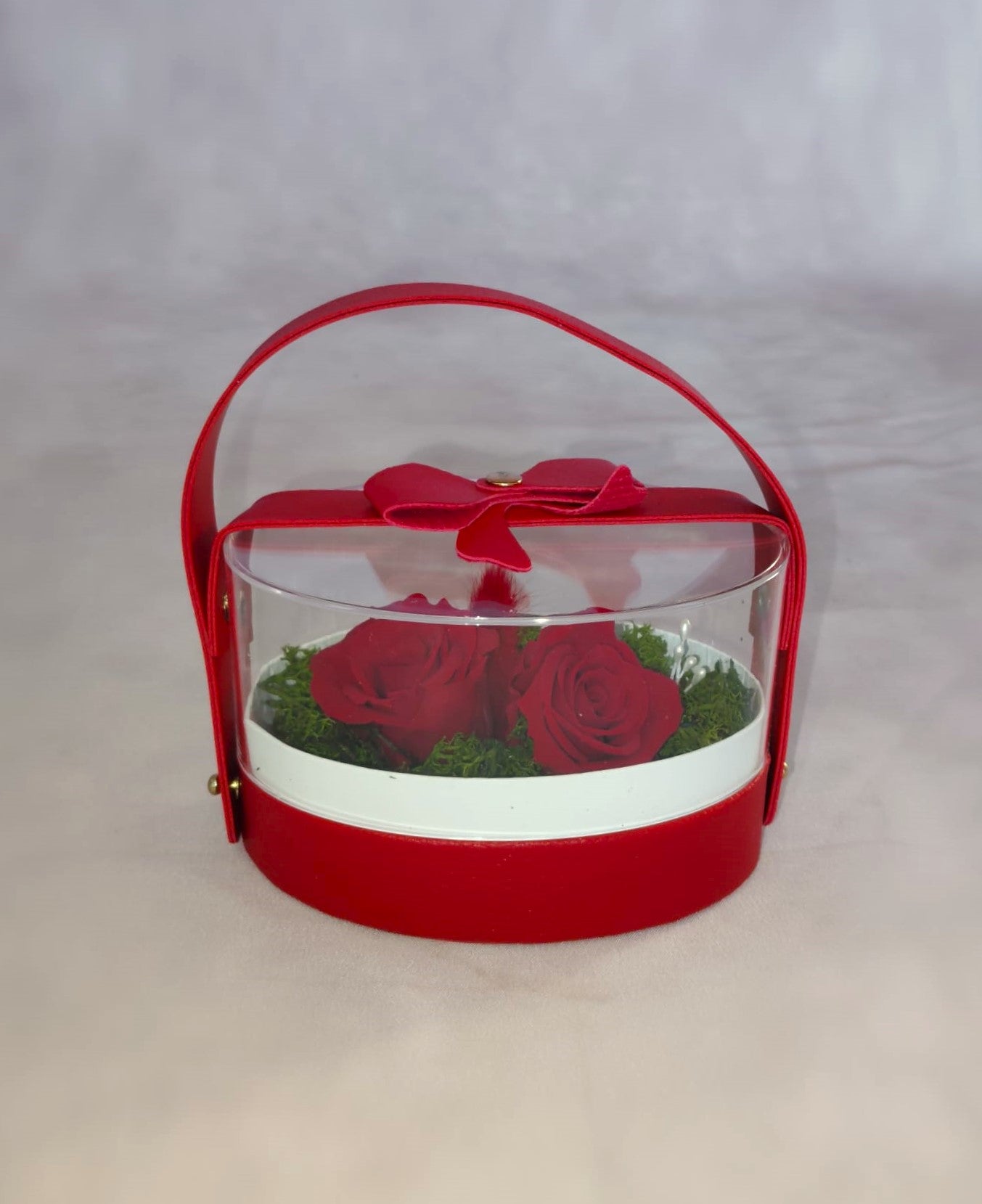 Cajita de metacrilato y piel