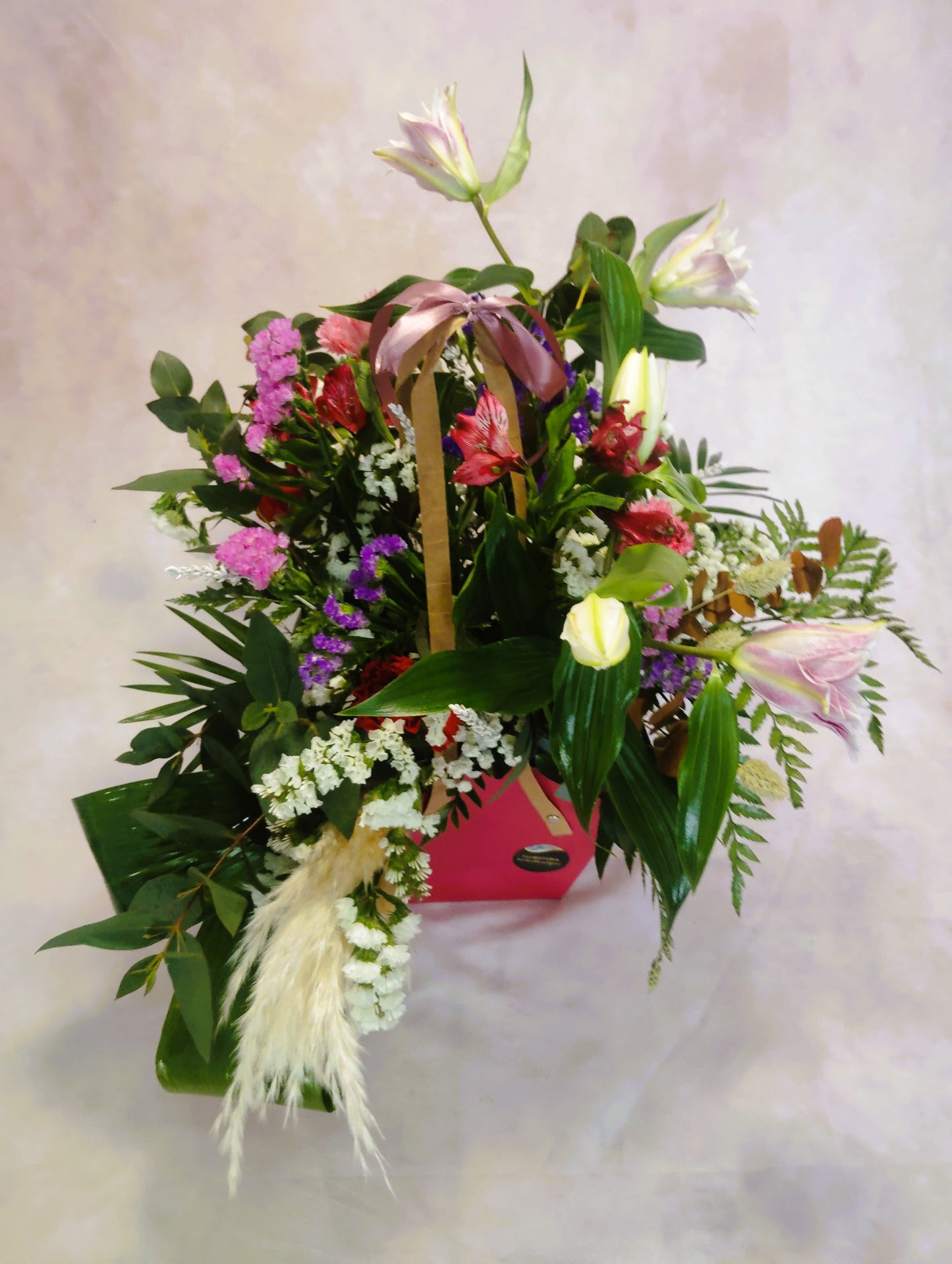 Composicion Floral ; "Beso de Flor "