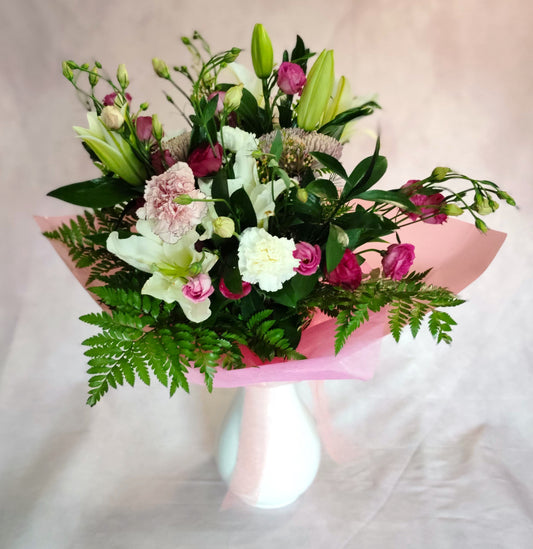Composición floral; "Ramo del jardín encantado"