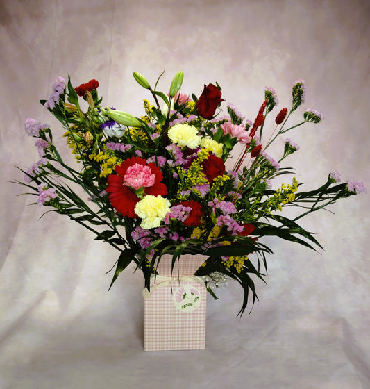 Composición Floral : “Arreglo Floral Premium Armonía de Colores"